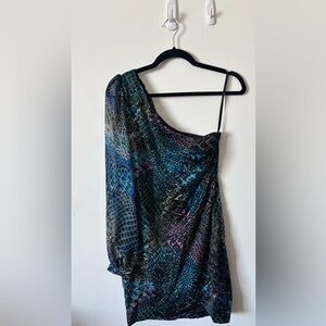 One shoulder bebe dress